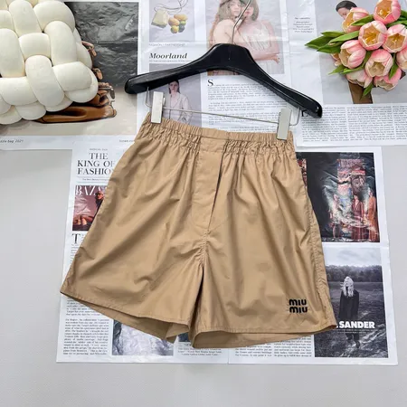 ミュウミュウ ショートパンツ