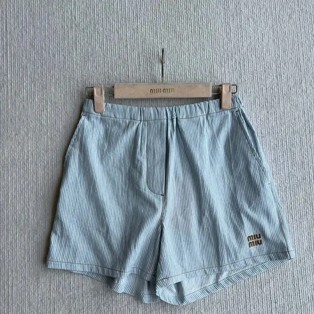 ミュウミュウ ショートパンツ