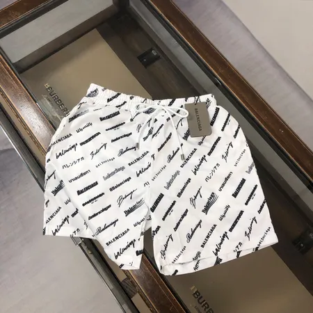 バレンシアガ ショートパンツ