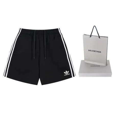 セリーヌ ショートパンツ