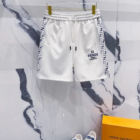 ヴェルサーチ ショートパンツ