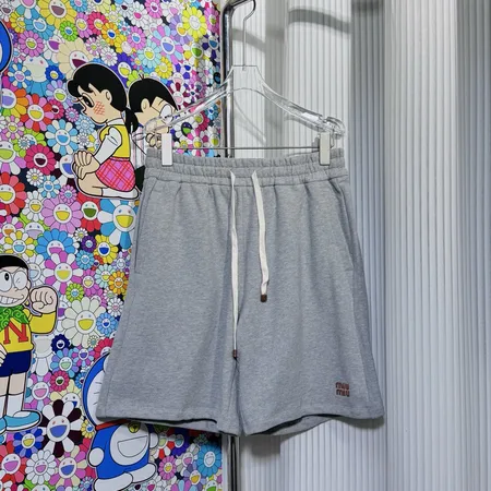 ミュウミュウ ショートパンツ
