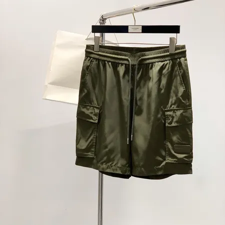 プラダ ショートパンツ