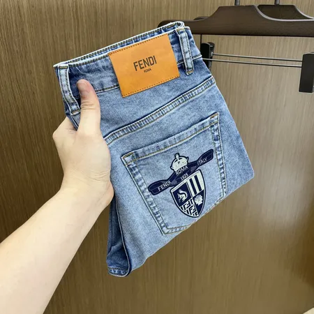 フェンディ ジーンズ