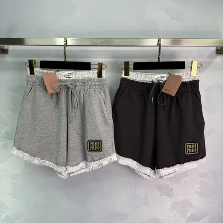 ミュウミュウ ショートパンツ