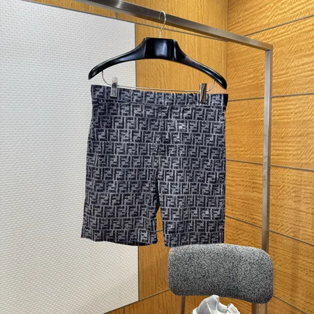 フェンディ ショートパンツ