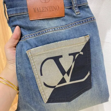 ヴァレンティノ ジーンズ