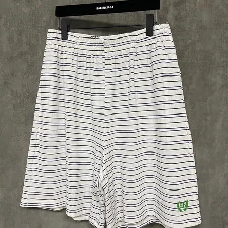 バレンシアガ ショートパンツ