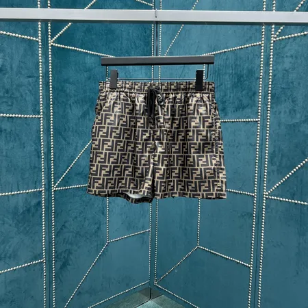 フェンディ ショートパンツ