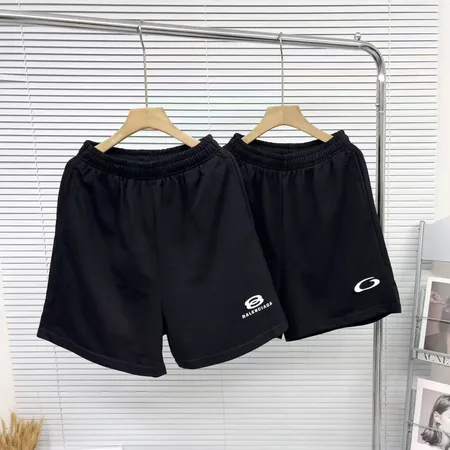 バレンシアガ ショートパンツ