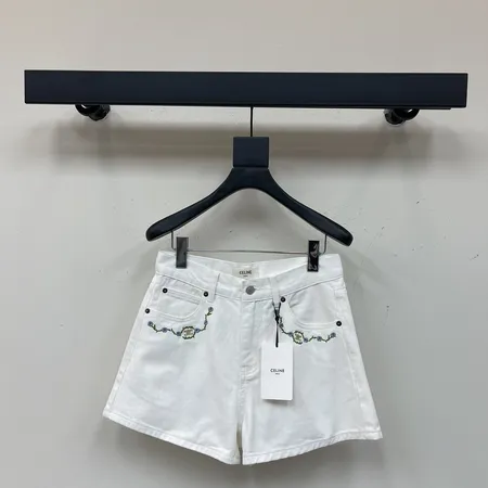 セリーヌ ショートパンツ