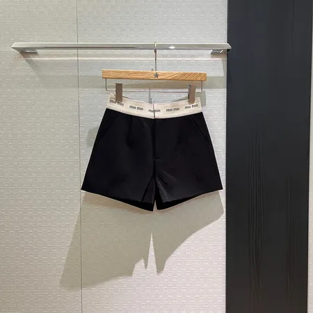 ミュウミュウ ショートパンツ