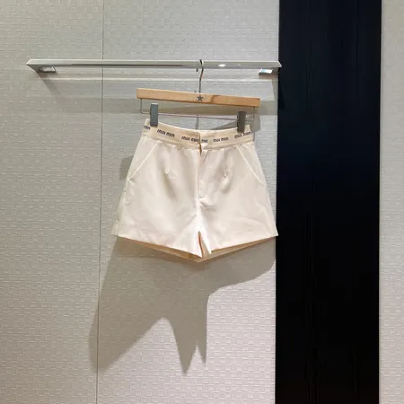 ミュウミュウ ショートパンツ