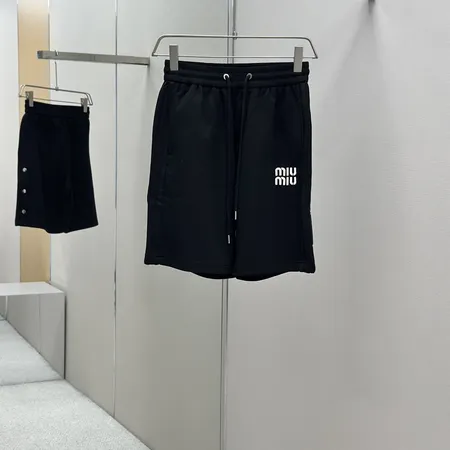 ミュウミュウ ショートパンツ