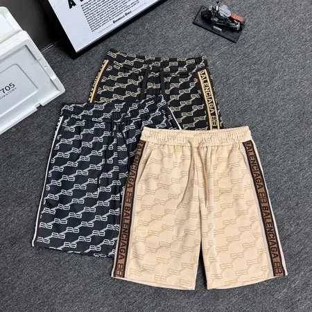 バレンシアガ ショートパンツ