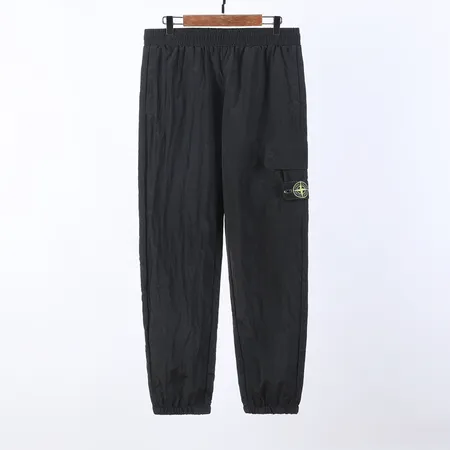 フェラガモ カジュアルパンツ