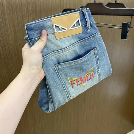 フェンディ ジーンズ