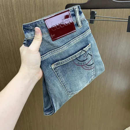 グッチ ジーンズ