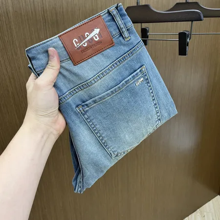 グッチ ジーンズ