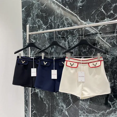 ヴァレンティノ ショートパンツ