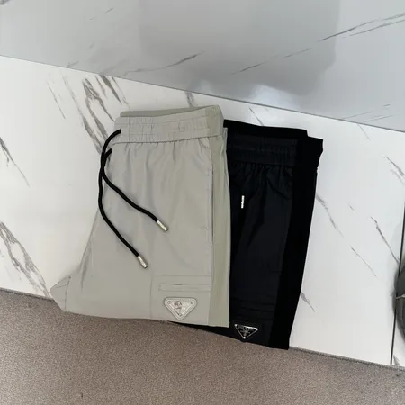 プラダ カジュアルパンツ