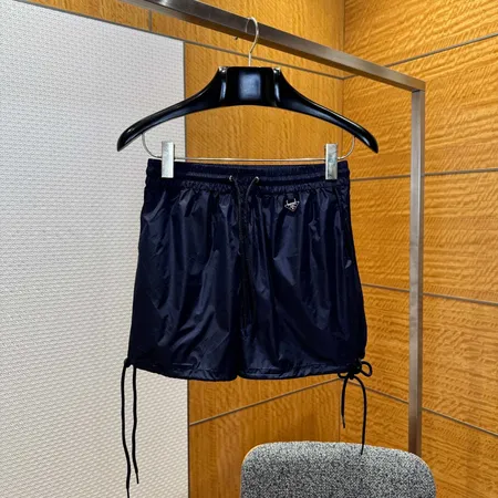 プラダ ショートパンツ