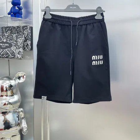 ミュウミュウ ショートパンツ