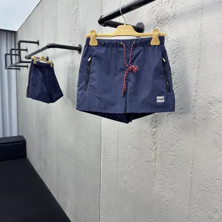 ミュウミュウ ショートパンツ