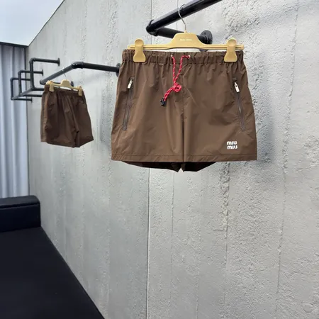 ミュウミュウ ショートパンツ