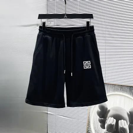 ジバンシィ ショートパンツ