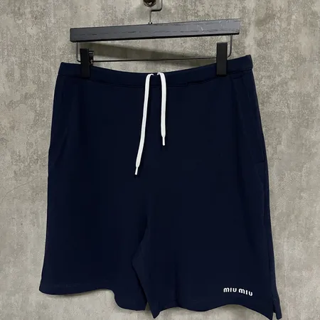 ミュウミュウ ショートパンツ