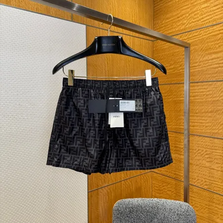 フェンディ ショートパンツ