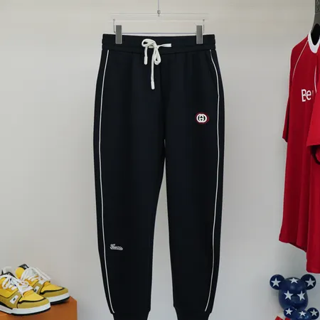 グッチ カジュアルパンツ