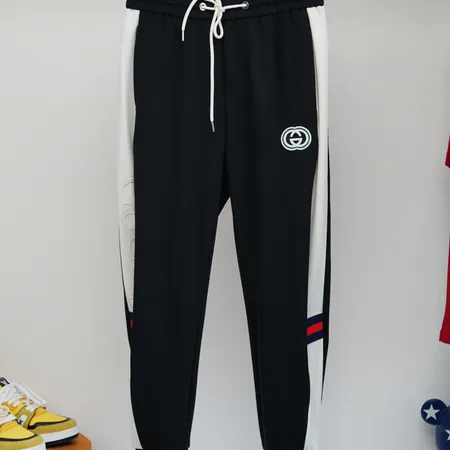 グッチ カジュアルパンツ