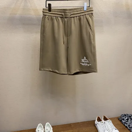 プラダ ショートパンツ