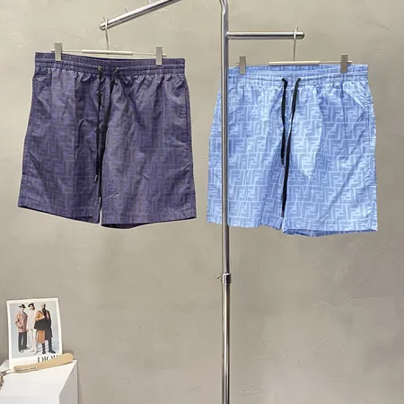 ヴェルサーチ ショートパンツ