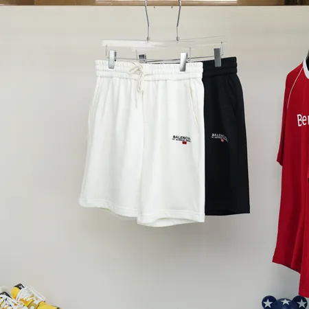 バレンシアガ ショートパンツ