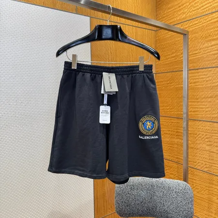 バレンシアガ ショートパンツ