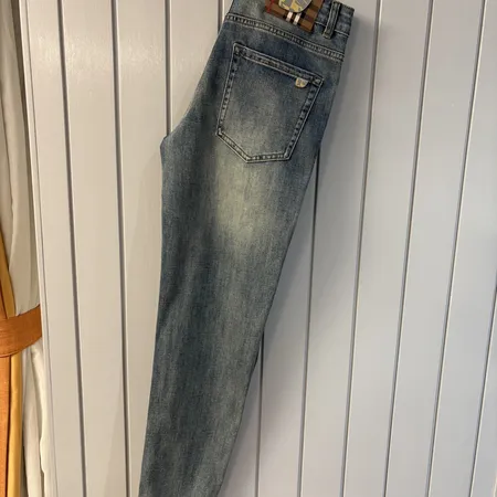 バーバリー ス ジーンズ