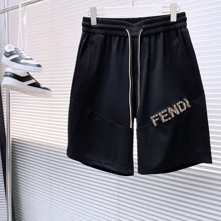 ヴェルサーチ ショートパンツ