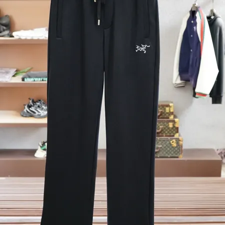 プラダ カジュアルパンツ