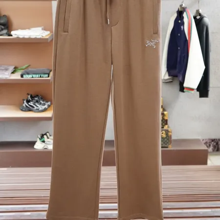 プラダ カジュアルパンツ