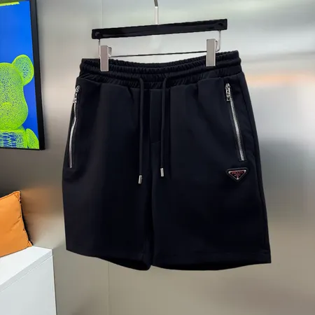 プラダ ショートパンツ