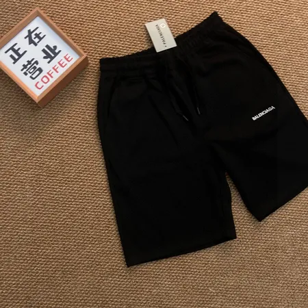 バレンシアガ ショートパンツ