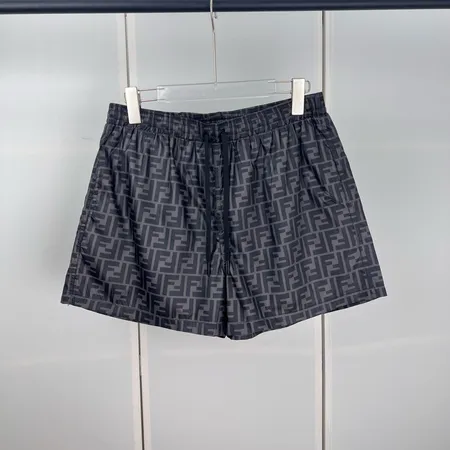 フェンディ ショートパンツ