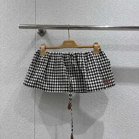 ミュウミュウ ショートパンツ