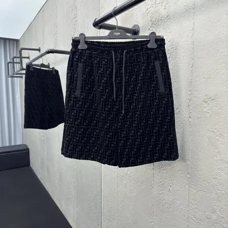 フェンディ ショートパンツ