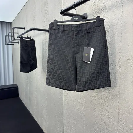 フェンディ ショートパンツ