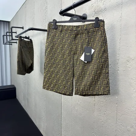 フェンディ ショートパンツ