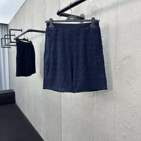 フェンディ ショートパンツ